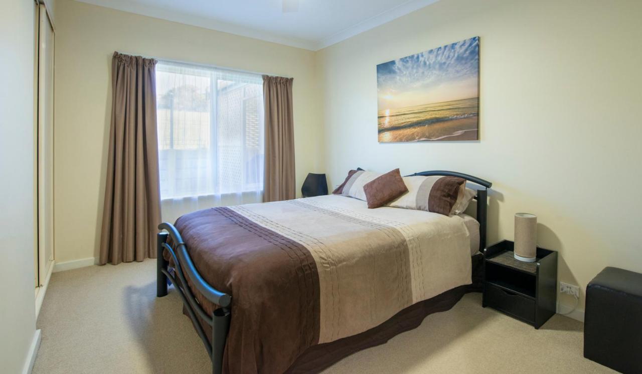 Searenity Holiday Accommodation Emu Bay Экстерьер фото