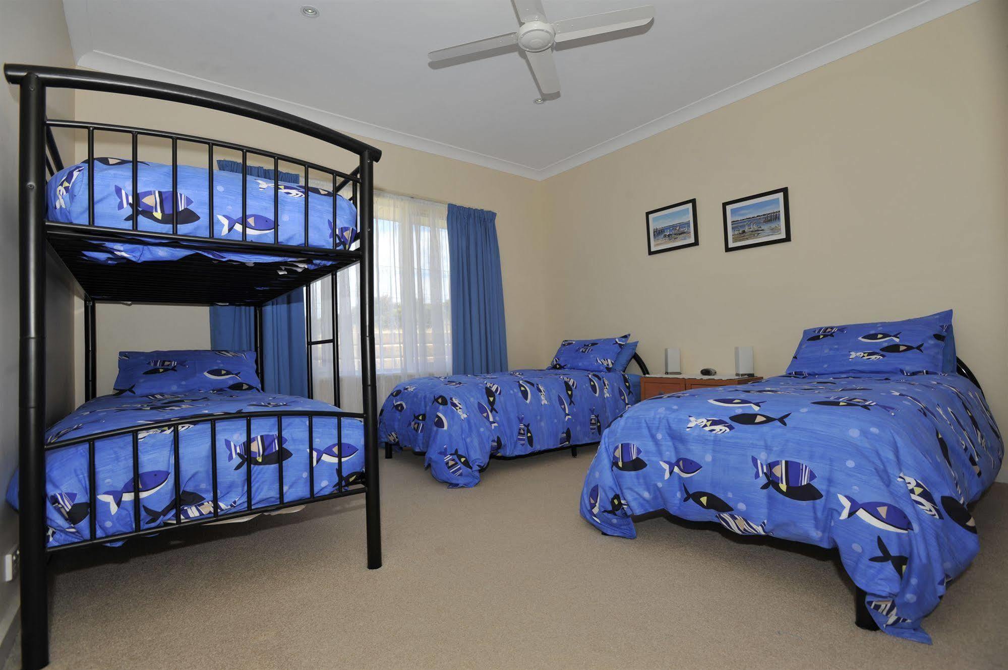 Searenity Holiday Accommodation Emu Bay Экстерьер фото
