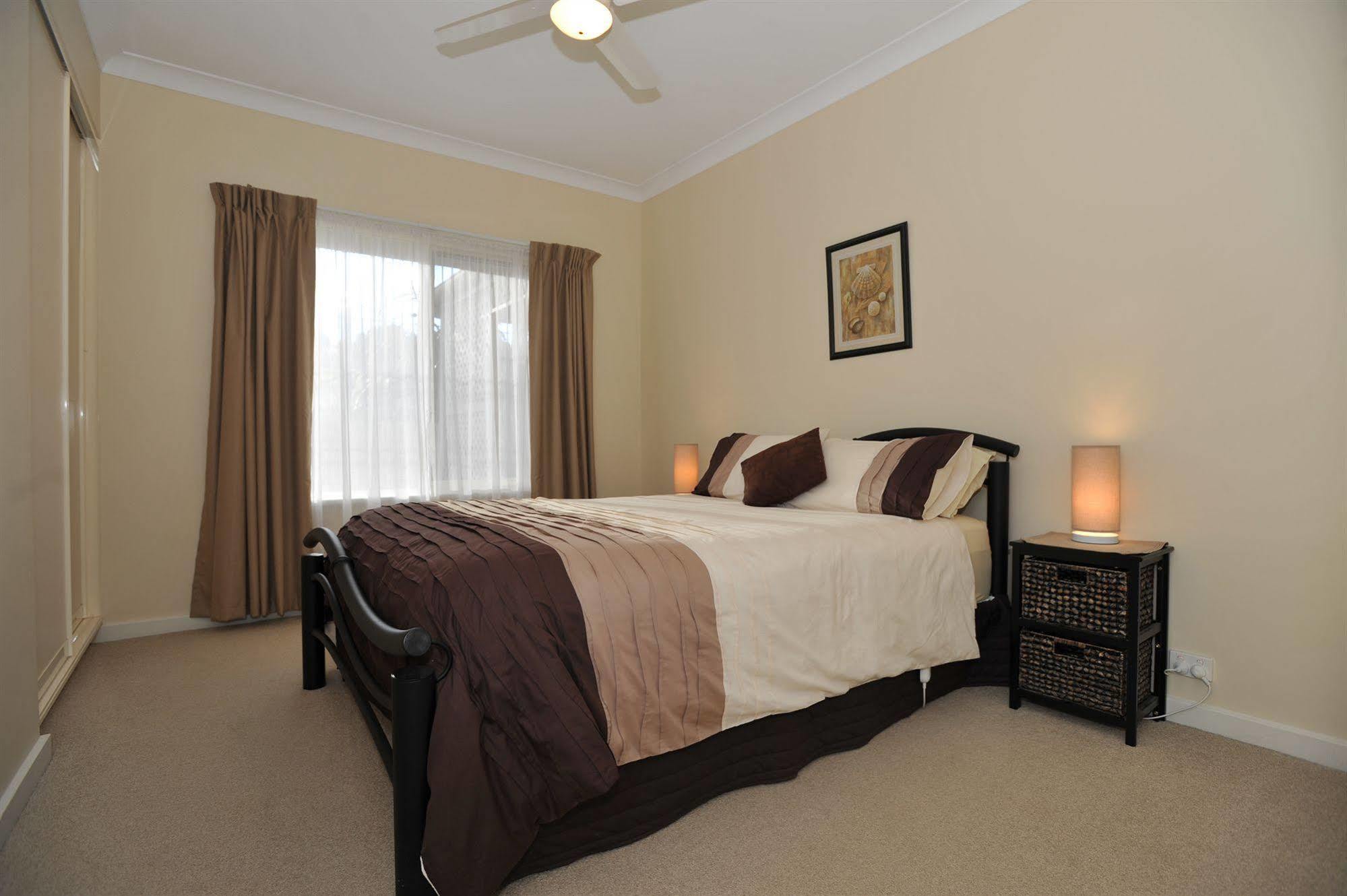 Searenity Holiday Accommodation Emu Bay Экстерьер фото